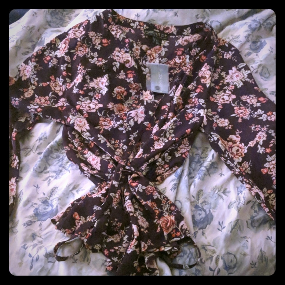 Blouse floral from forever21 size 0x